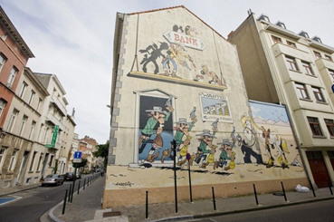 Комиксы на стенах домов г. Брюсселя