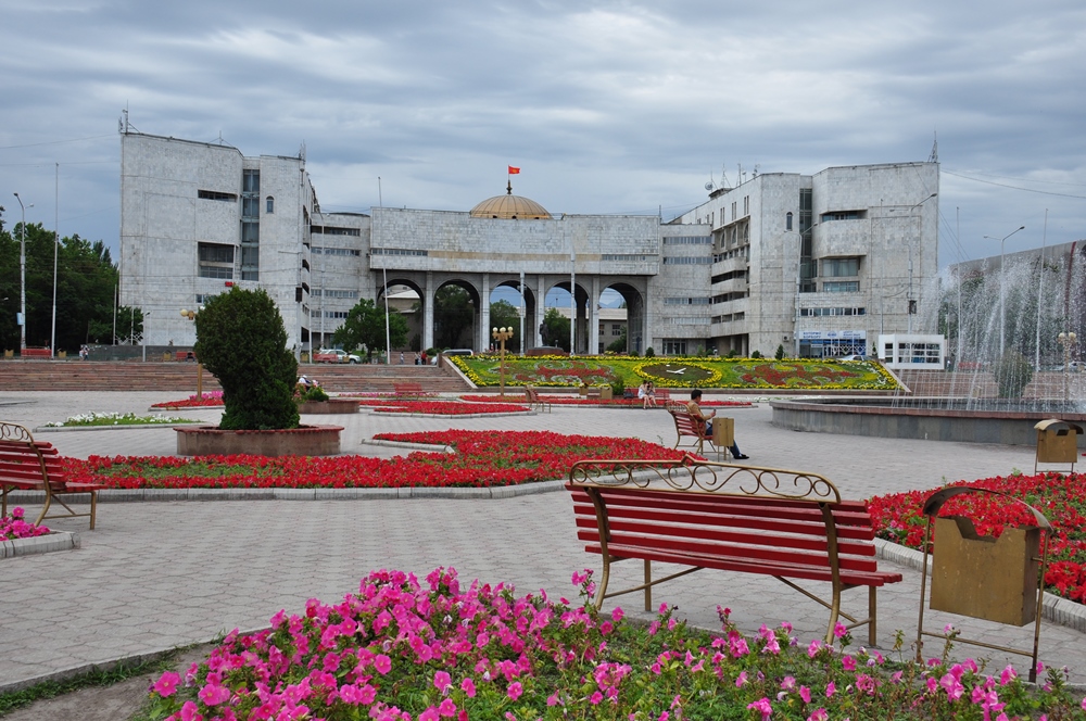 Площадь Ала-Тоо в городе Бишкек
