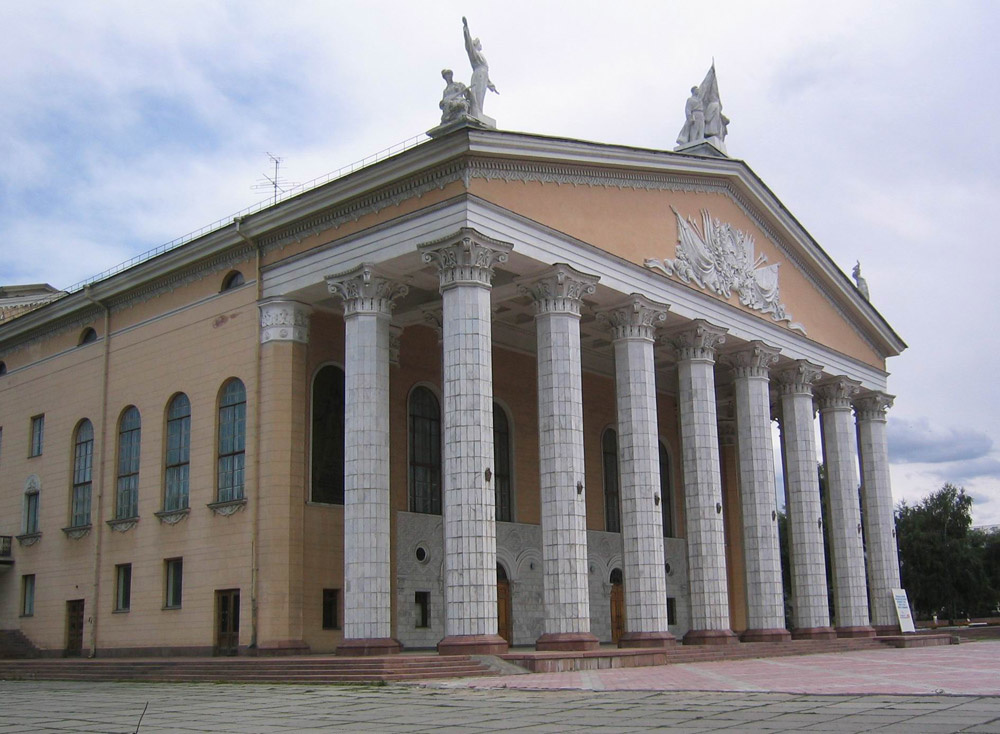 Кыргызский национальный академический театр оперы и балета имени Абдыласа Малдыбаева