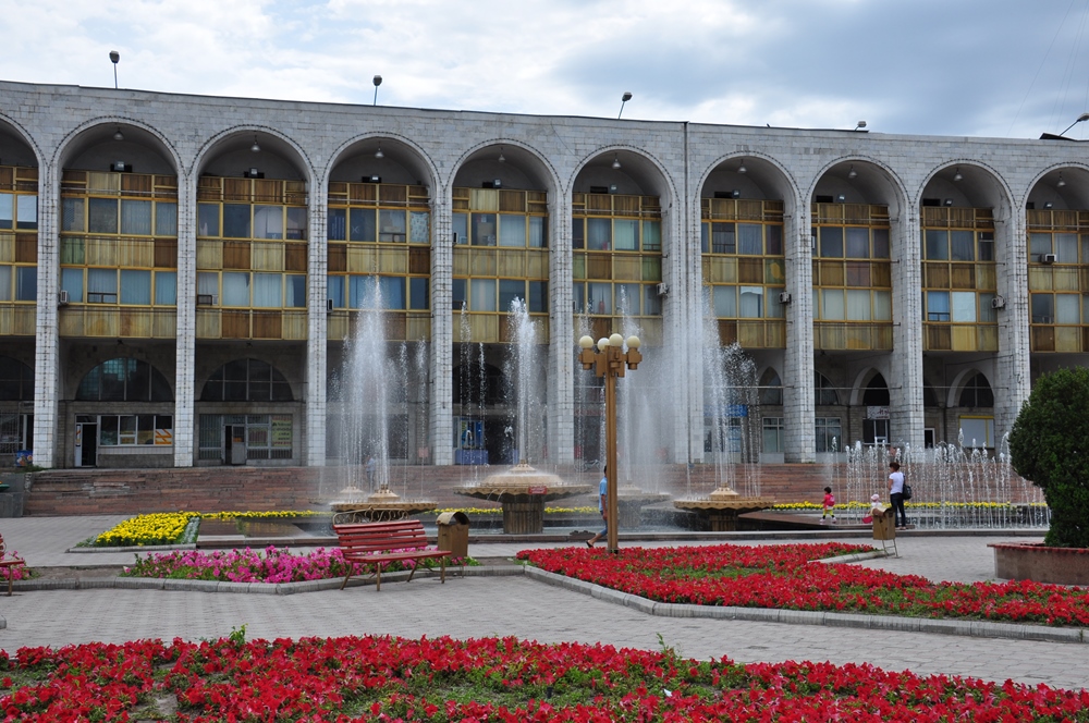 Площадь Ала-Тоо в городе Бишкек